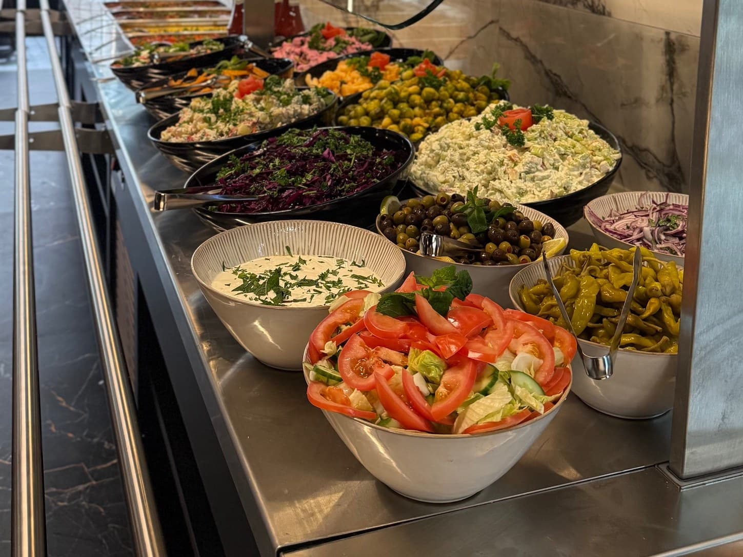 Viikonloppulounas – Lioran lounasbuffet